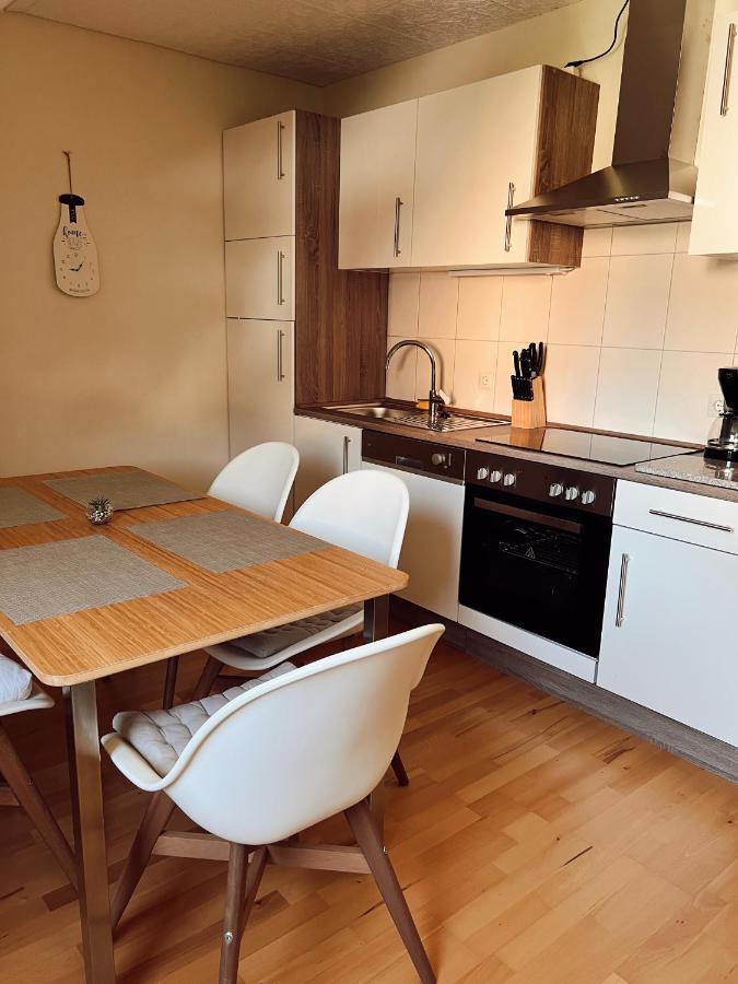 Ferienwohnung Moselflair Mit Direktem Blick Auf Die Mosel Und Weinberge Oberfell Exterior foto