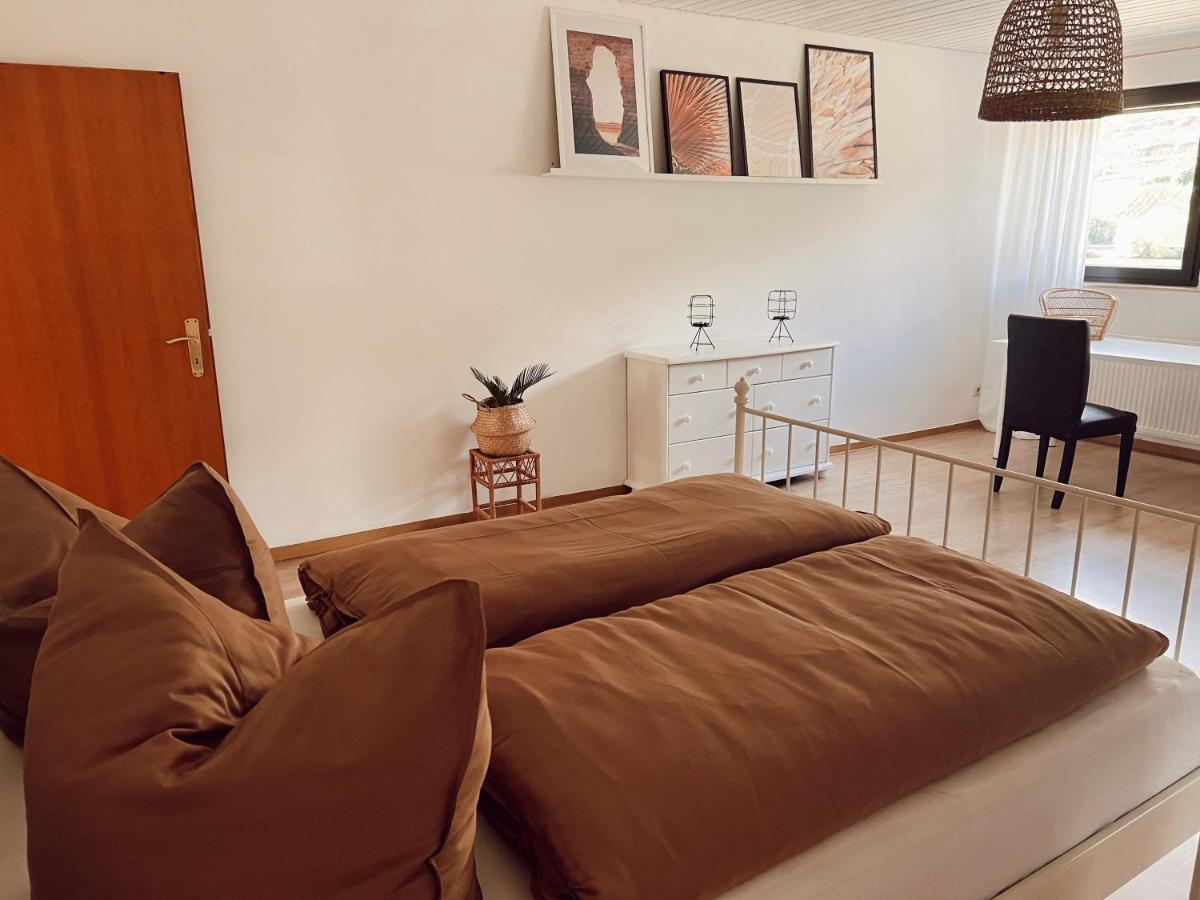 Ferienwohnung Moselflair Mit Direktem Blick Auf Die Mosel Und Weinberge Oberfell Exterior foto